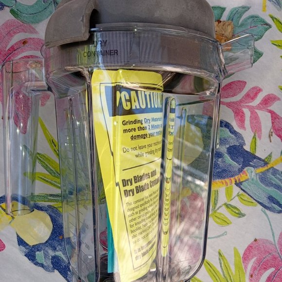 Vitamix dry Blade 32 oz Container - Picture 1 of 3